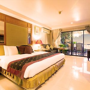 Grand Deluxe Room